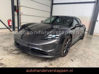 Damaged car Porsche Taycan Sport Turismo 3×Display Airsu Panorama 2023/2