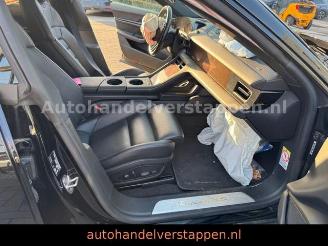 Porsche Taycan Cross Turismo 4S Glasdach picture 17