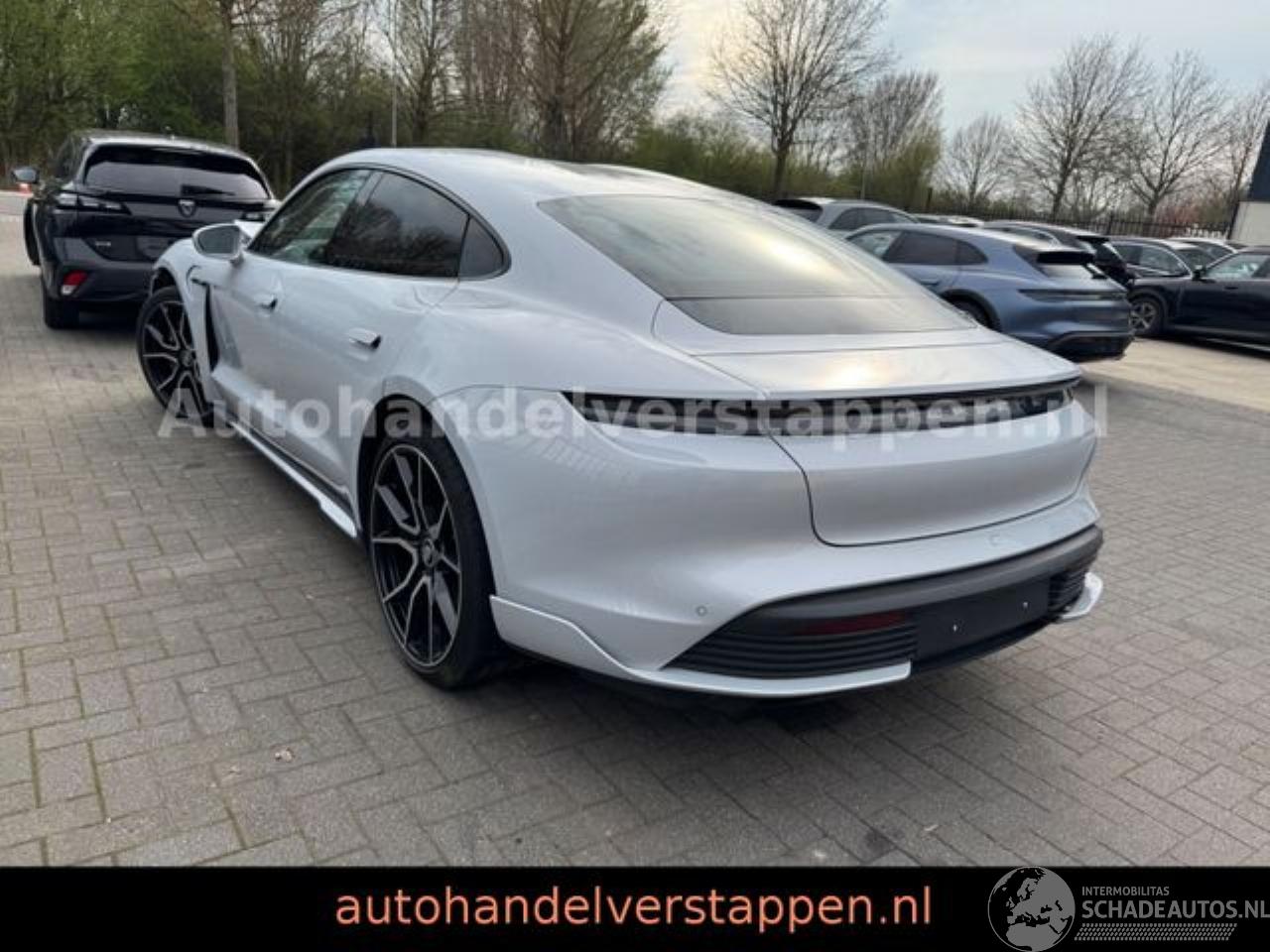 Porsche Taycan Sport 93KWH Sport-Design-Paket