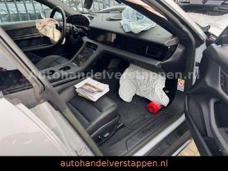 Porsche Taycan Sport 93KWH Sport-Design-Paket picture 21