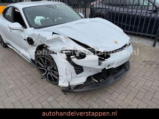 Porsche Taycan Sport 93KWH Sport-Design-Paket picture 3