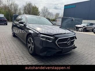 Vaurioauto  passenger cars Mercedes E-klasse 450d 4Matic Avantgard Advancd Panorama 2024/6