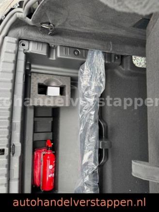 BMW iX 40 xDrive 240KW Sky Lounge picture 25