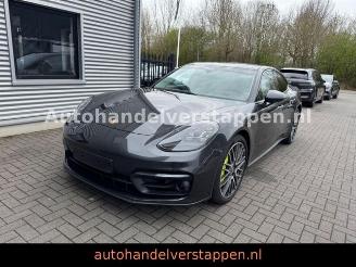 krockskadad bil auto Porsche Panamera 4 E-Hybrid Sport-Chrono-Paket Facelift 2022/2