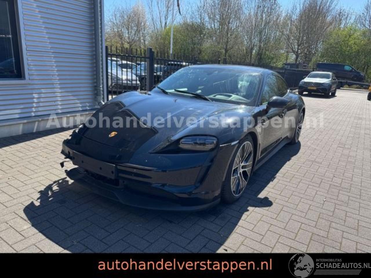 Porsche Taycan Sport Chrono Bose ACC GlasDach 93KWH