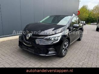 Auto incidentate Renault Clio V TCE 90 Evolution Facelift 2022/12