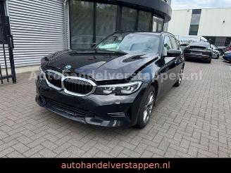 krockskadad bil auto BMW 3-serie d Touring Sport Line 110KW Leder Navi LED 2021/5