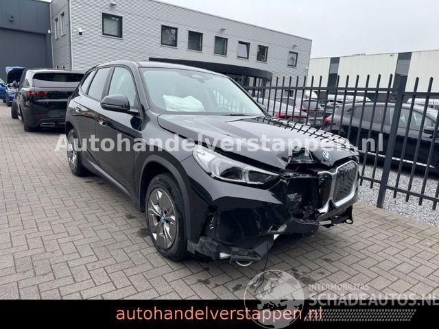 BMW iX1 20eDrive 150KW Harman LED Premium-Paket