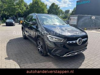 damaged passenger cars Mercedes GLA 250e Progressive 160KW 2023/5