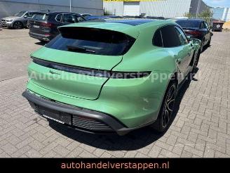 krockskadad bil auto Porsche Taycan Sport Turismo Pano Bose leder Special Col 2022/12