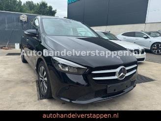 krockskadad bil auto Mercedes B-klasse  2020/9