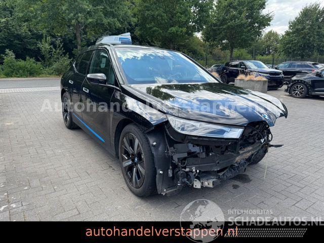 BMW iX 40e Xdrive 240KW Pano Harman AHK Leder LED HU