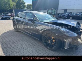 Porsche Panamera Sport Turismo 4 E-Hybrid Platinum Editi picture 3