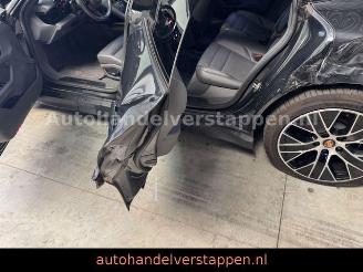 Porsche Taycan Matrix Panorama ACC Leder picture 17