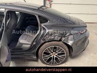 Porsche Taycan Matrix Panorama ACC Leder picture 16