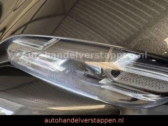 Porsche Taycan Matrix Panorama ACC Leder picture 15