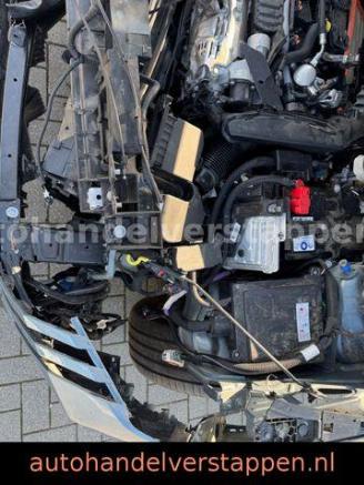 Peugeot 5008 Hybrid 136 GT Panorama 7-Sitzer picture 22