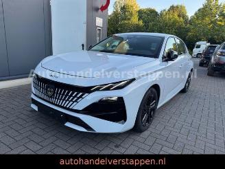 Peugeot 308 Hybrid 145 Style E-DSC6 Aut. Facelift picture 2