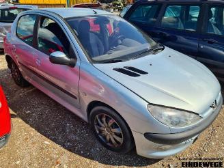 Peugeot 206 206 (2A/C/H/J/S), Hatchback, 1998 / 2012 1.4 XR,XS,XT,Gentry picture 3