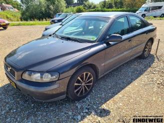 skadebil auto Volvo S-60 S60 I (RS/HV), Sedan, 2000 / 2010 2.4 20V 170 2002/1