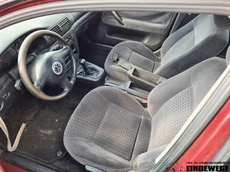 Volkswagen Passat Passat (3B2), Sedan, 1996 / 2000 2.3 VR5 picture 4