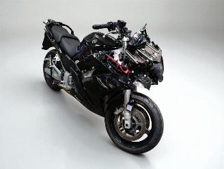 krockskadad bil motor Yamaha FJR 1300  2010/4