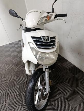 Peugeot  125 LX picture 4