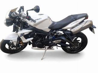 Triumph Street Triple  picture 13