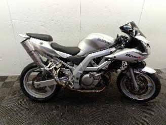 skadebil motor Suzuki SV 650 S 2003/8