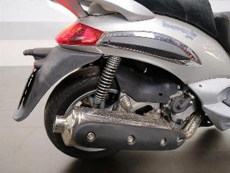 Piaggio  BEVERLY picture 16