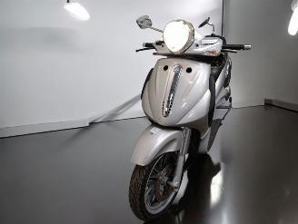 Piaggio  BEVERLY picture 10