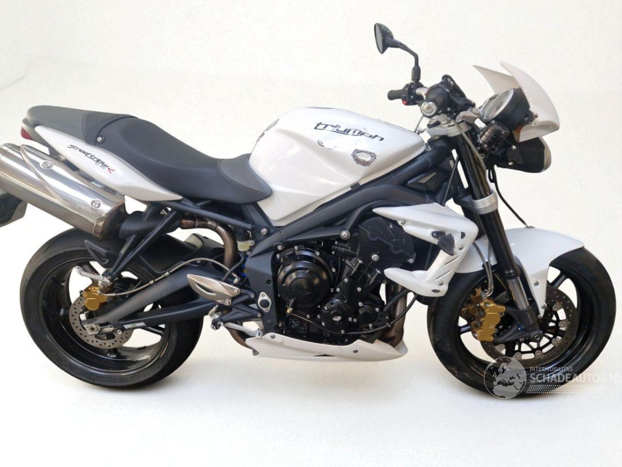 Triumph Street Triple 