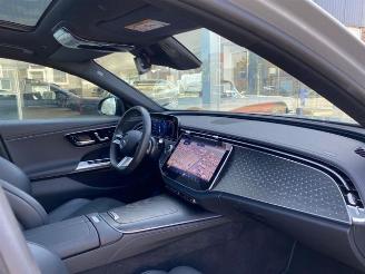 Mercedes E-klasse 300 T AMG Lin Advancd Plus *PANO - 360 KAM* picture 18