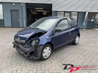 skadebil auto Toyota Yaris Yaris (P1), Hatchback, 1999 / 2005 1.3 16V VVT-i 2000/1
