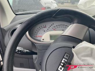 Daihatsu Sirion Sirion 2 (M3), Hatchback, 2005 1.3 16V DVVT picture 16