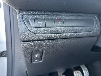 Peugeot 2008  picture 17