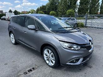 krockskadad bil auto Renault Grand-scenic  2020/9