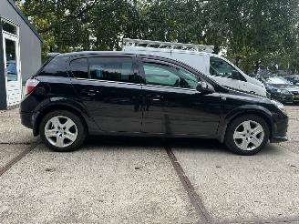 Opel Astra 1.8 Sport Rijdbaar! picture 4