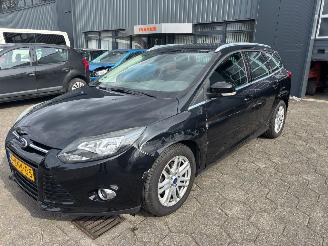 skadebil auto Ford Focus 1.0 Ecoboost Titanium 2010/1