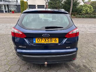 Ford Focus 1.0 EcoBoost WAGON picture 4