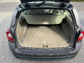 Volvo V-70 2.0 Momentum picture 24