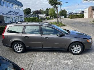 Volvo V-70 2.0 Momentum picture 6
