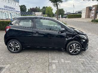 Peugeot 108 1.0 E-VTI ALLURE picture 6