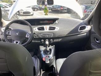 Renault Scenic Scenic III (JZ), MPV, 2009 / 2016 1.6 16V picture 15