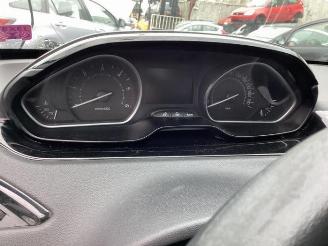 Peugeot 208 208 I (CA/CC/CK/CL), Hatchback, 2012 / 2019 1.4 HDi picture 17