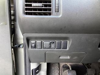 Nissan X-Trail X-Trail (T30), SUV, 2001 / 2013 2.0 16V 4x2 picture 17