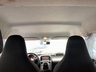 Peugeot 108 108, Hatchback, 2014 1.0 12V picture 22