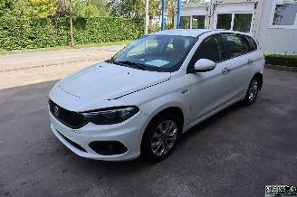 Voiture accidenté Fiat Tipo 1.4 BENZ 2020/10
