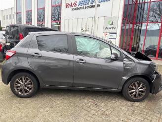 Toyota Yaris Yaris III (P13), Hatchback, 2010 / 2020 1.5 16V Hybrid picture 4