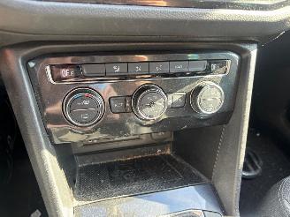 Volkswagen Tiguan 1.4 TSI CON. SERIES picture 15